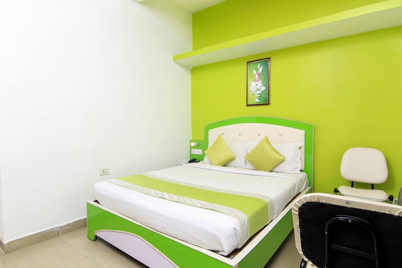 Oyo Flagship 4434 Earth Inn Lucknow Exterior photo